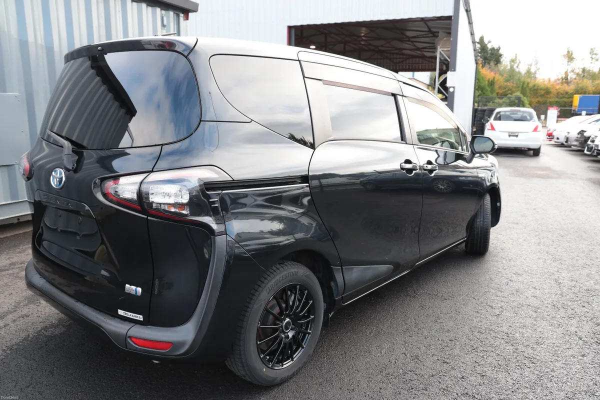 TOYOTA SIENTA 2017 BLACK HYBRID 7 SEATER - Image 4