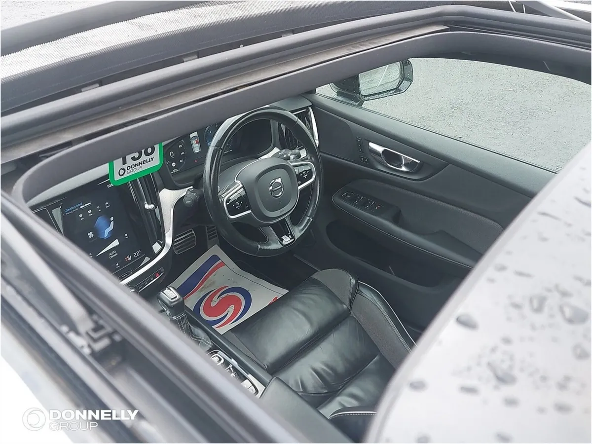 Volvo V60 Diesel Sportswagon R DESIGN Pro - Image 4