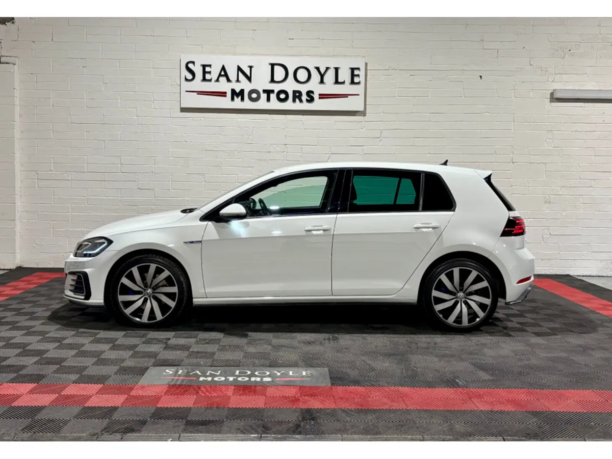 Volkswagen Golf GTE ADVANCE DSG MK7.5 AUTO - Image 4