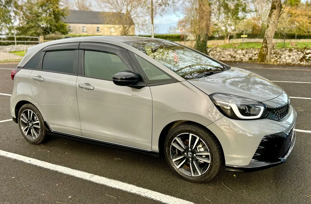 Honda Fit RS Hybrid 2023 - Image 2