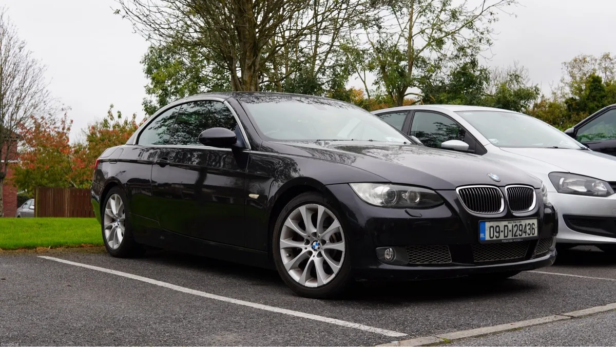 BMW 335i e93 - Image 1