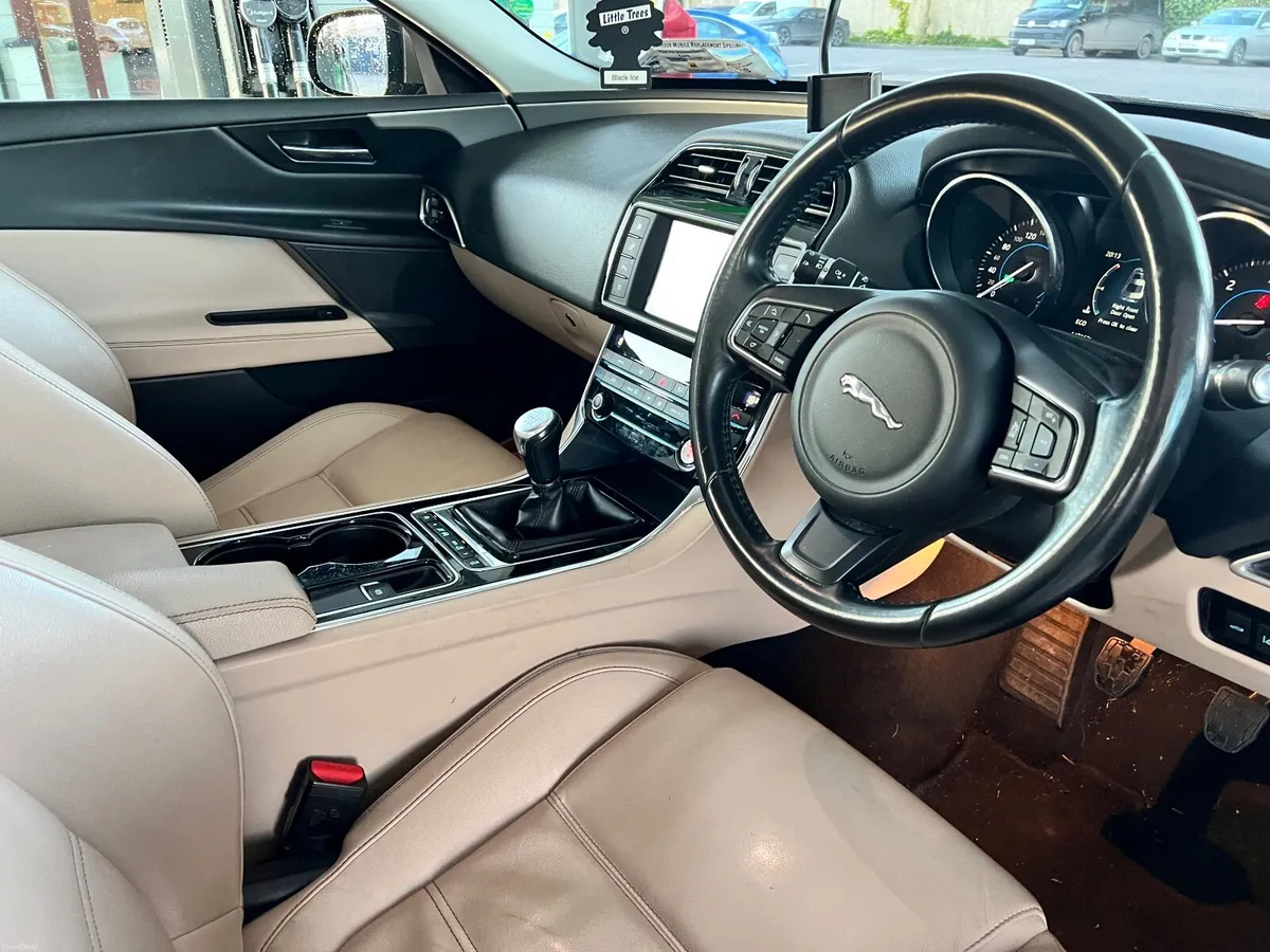 Jaguar XE 2016 2L Prestige 180 hp New Engine - Image 3