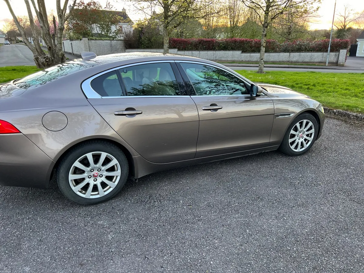 Jaguar XE 2016 2L Prestige 180 hp New Engine - Image 4