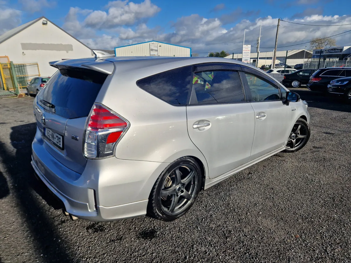162 Toyota Prius - 7 Seats - LOW MILEAGE - Image 5
