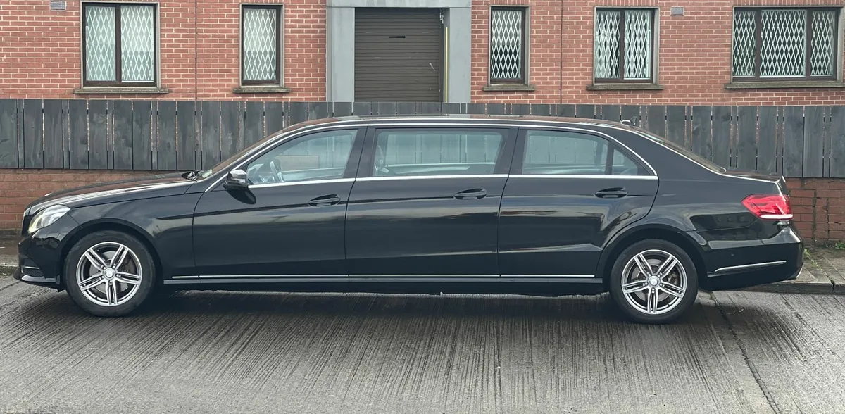 Mercedes-Benz E-Class 2016 - Image 2