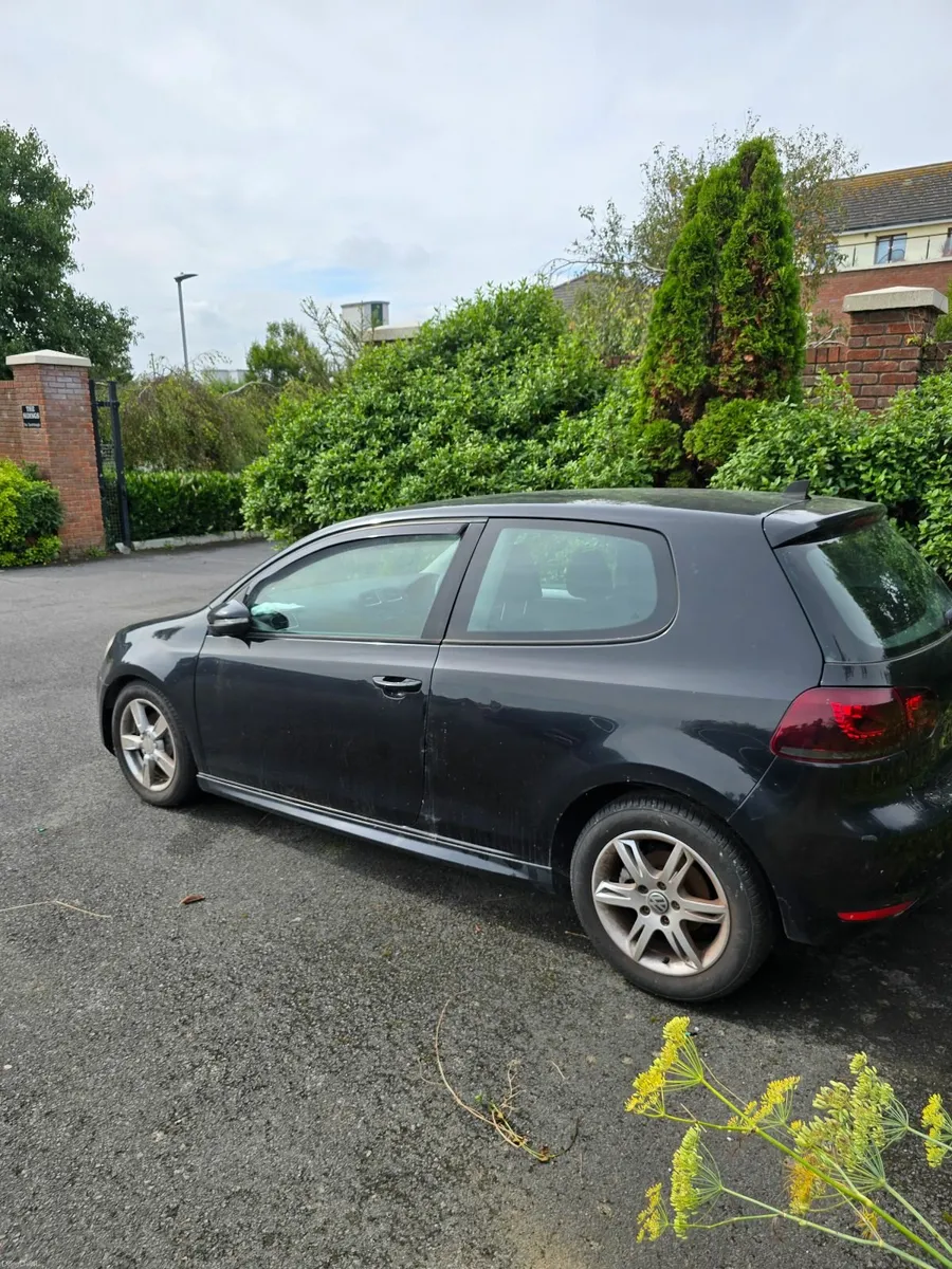 Volkswagen Golf 2009 - Image 2