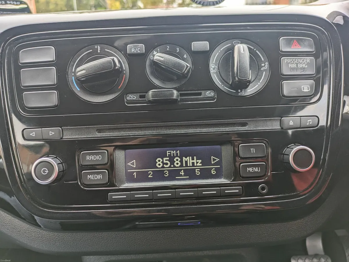 2015 VW UP 1.0 PETROL AUTOMATIC - Image 2