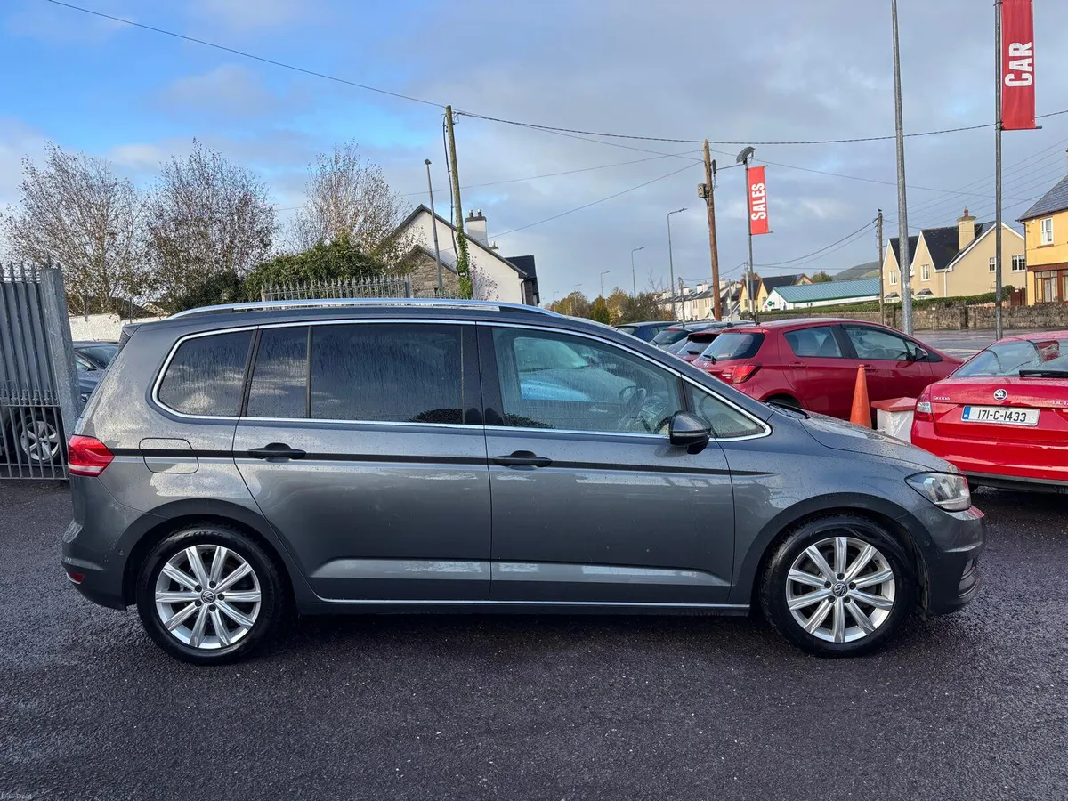 VW Touran 2017  HIGHLINE 7 SEATER  DIESEL  1OWNER - Image 3