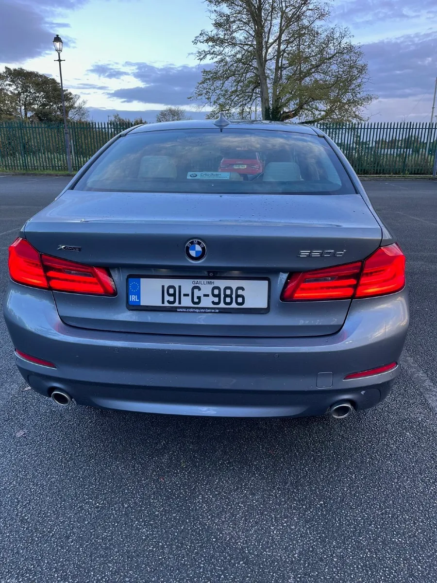 BMW 5-Series  2019 520D Xdrive - Image 4