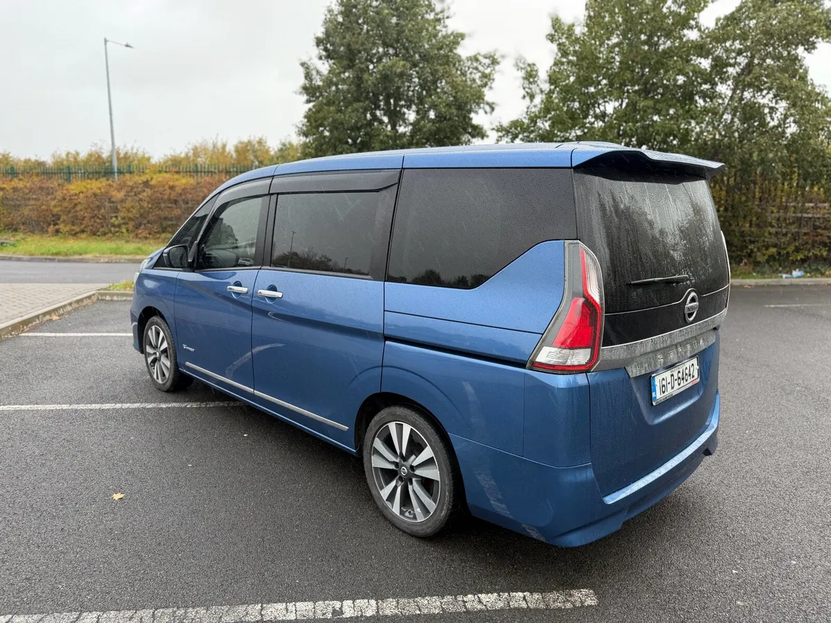 Nissan Serena - Image 4