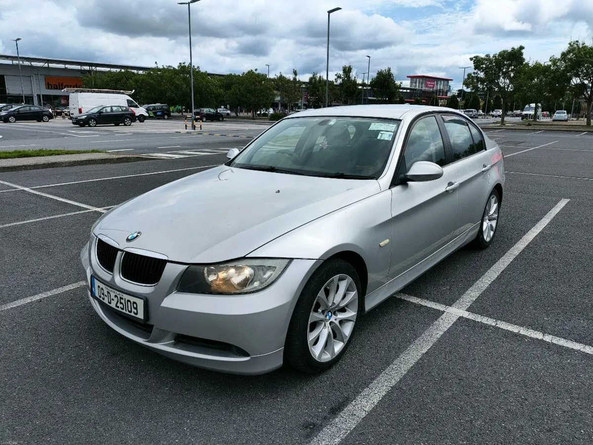 BMW 3-Series 2009 - Image 2