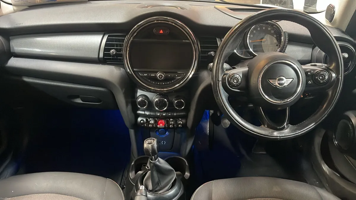 2016 Mini Cooper D 5-Door - Image 4