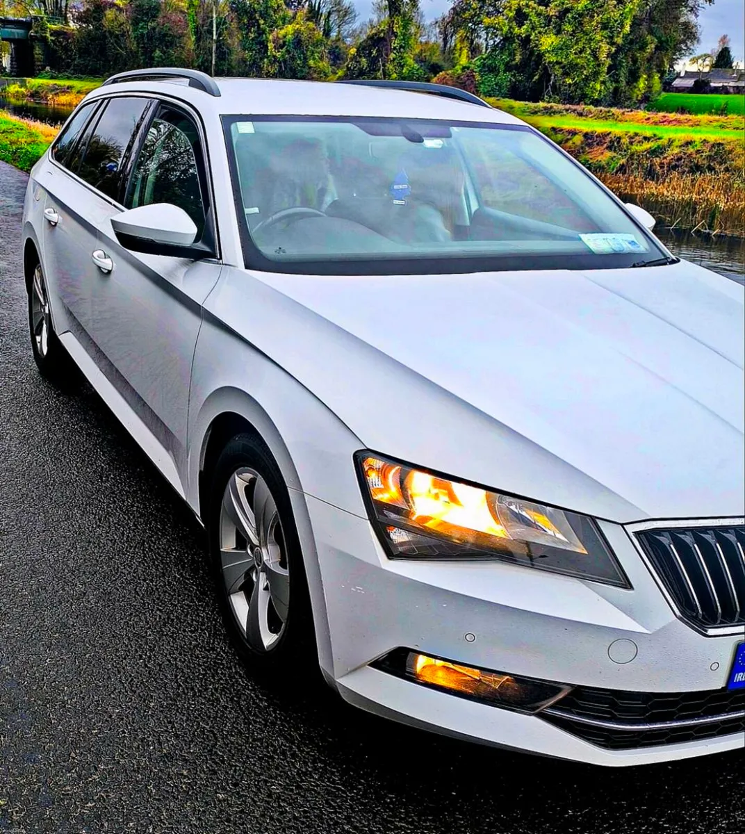 Skoda Superb Estate Auto 1.6 DSG - Image 3