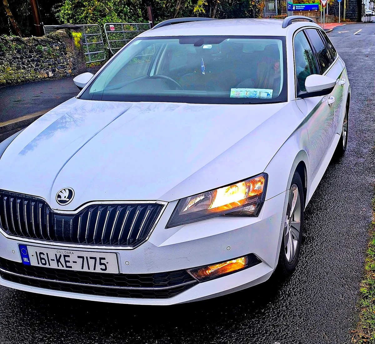 Skoda Superb Estate Auto 1.6 DSG - Image 4