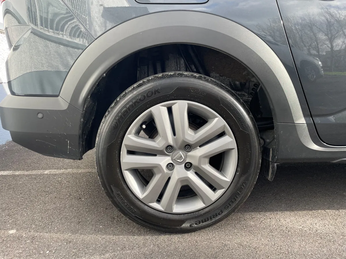 COMFORT TCE - 7 SEATER - APPLE PLAY - 200TAX - - Image 2