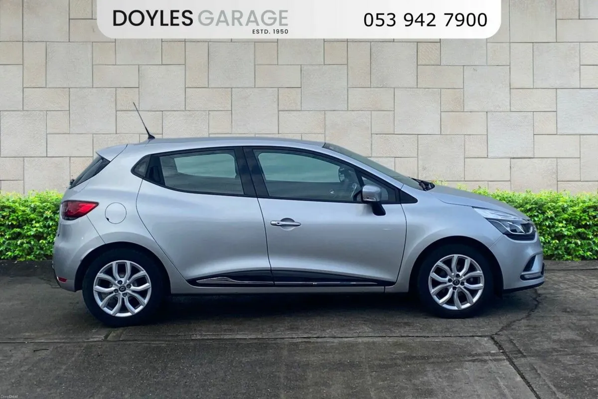 Renault Clio Dynamique 1.0 Petrol 90bhp - Image 2