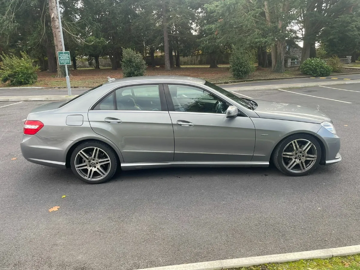 Mercedes-Benz E-Class 350  Sport 2011 - Image 4