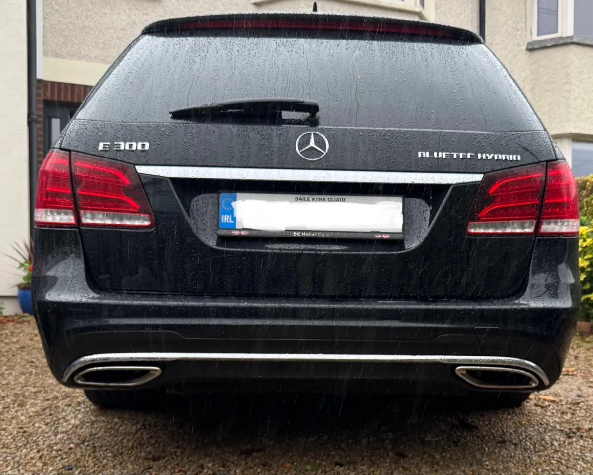 Mercedes E300 BlueTEC Hybrid AMG Night/Prem - Image 4