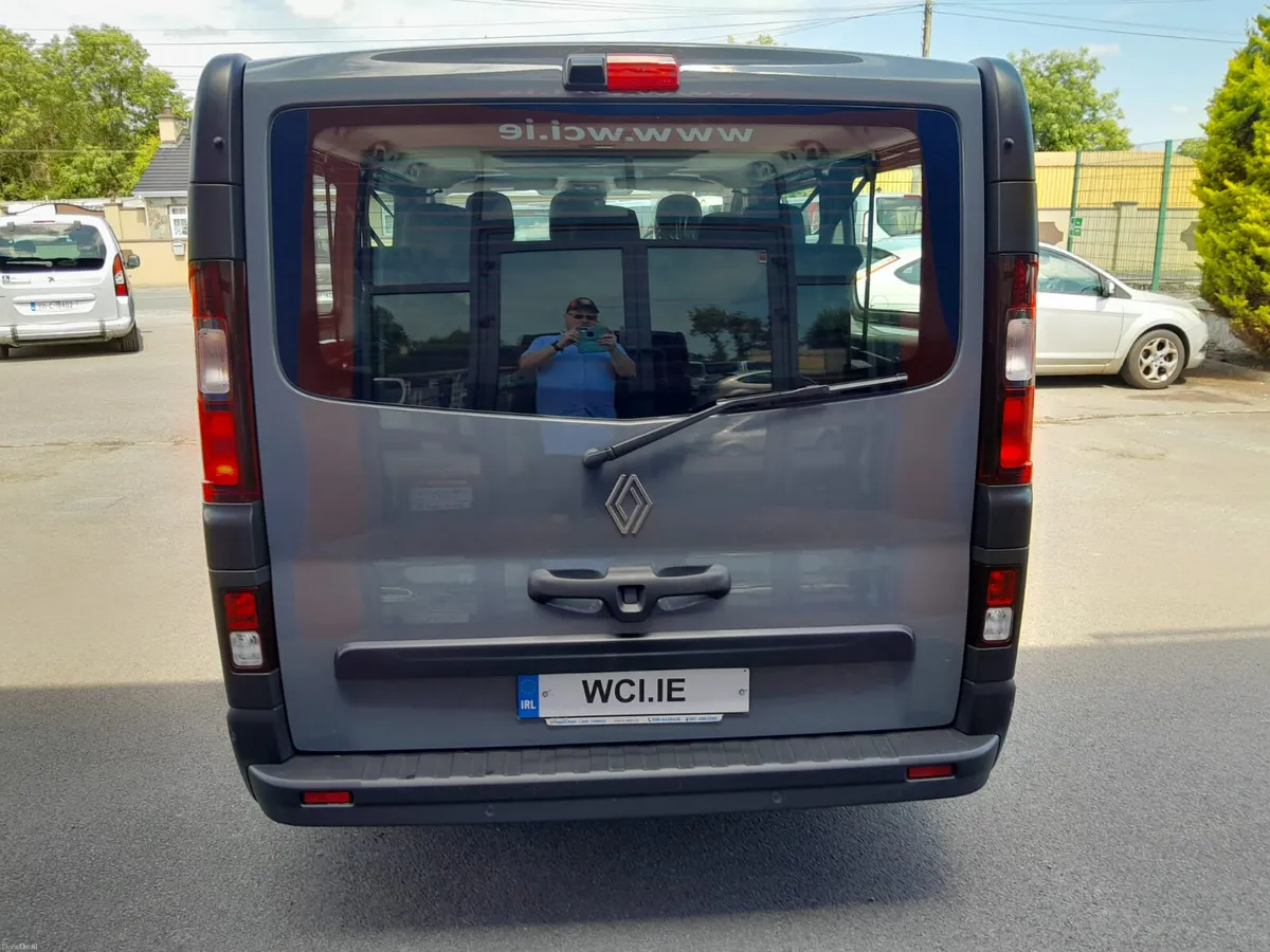 Renault Trafic Wheelchair Taxi - Image 5