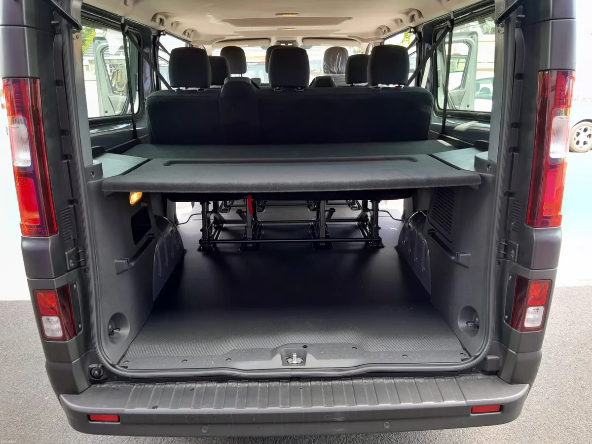 Renault Trafic Wheelchair Taxi - Image 6