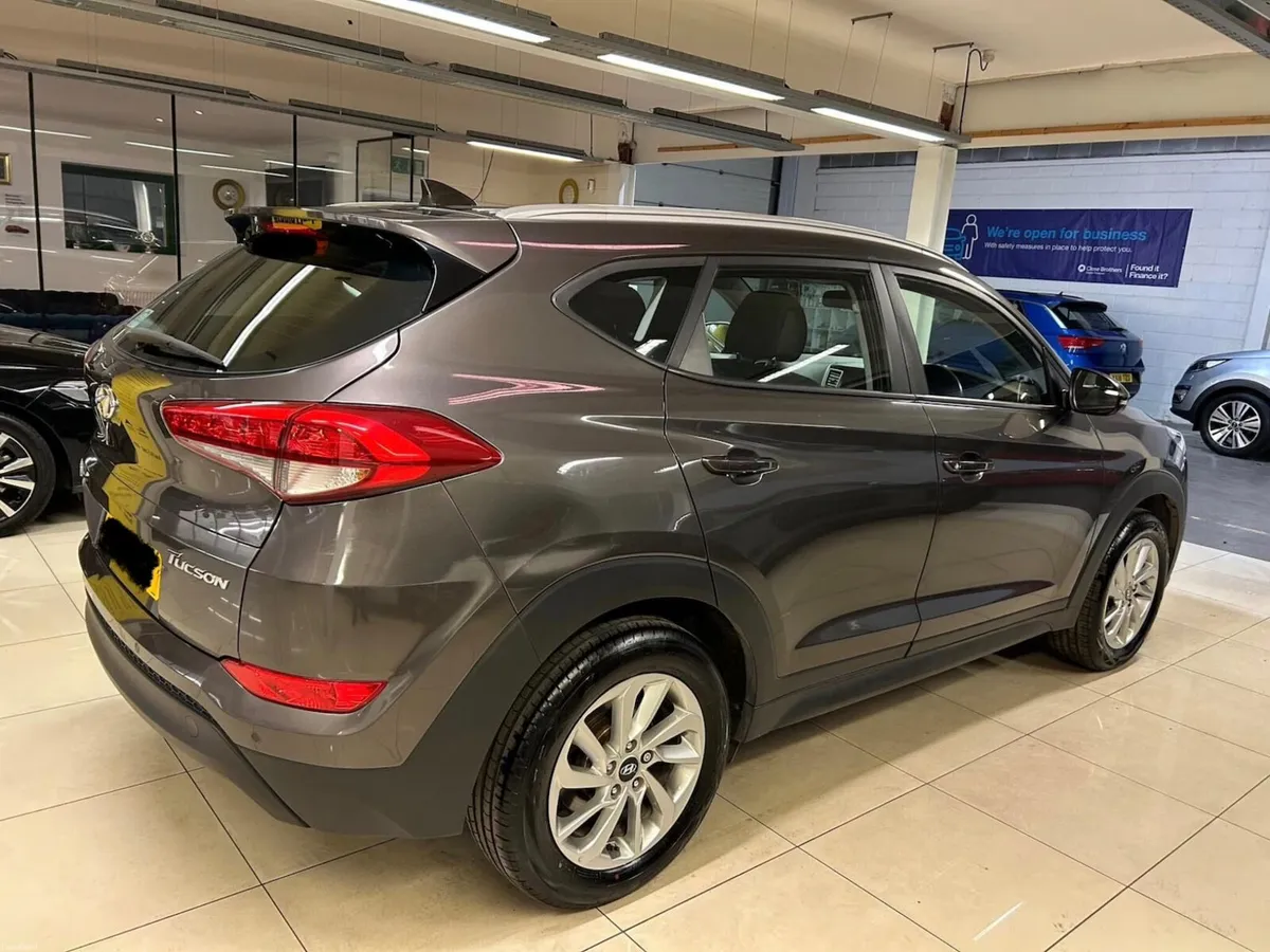 SEPT 2017 HYUNDAI TUCSON 1.7 CRDI SE NAV HIGH SPEC - Image 4