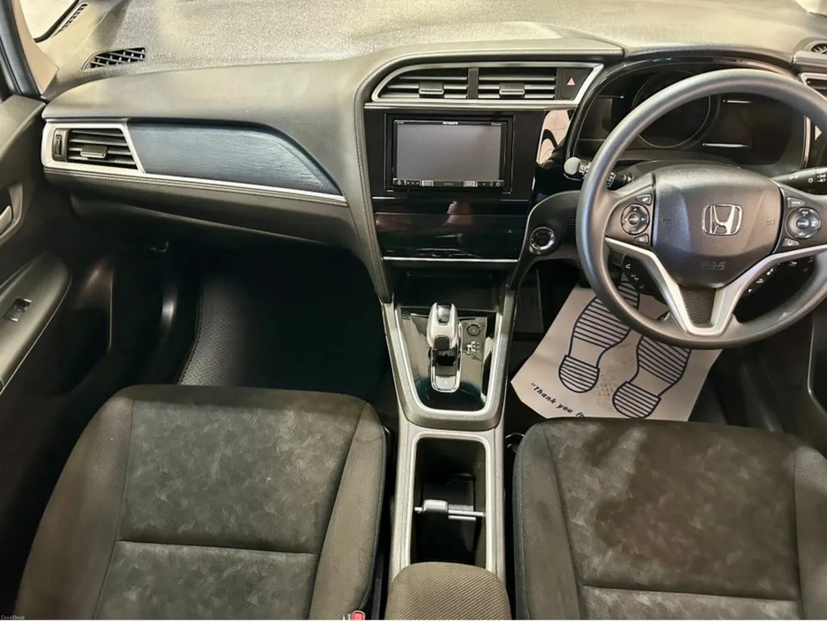 Honda Shuttle 1.5 Hybrid - Image 3
