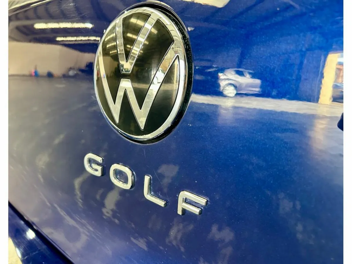 Volkswagen Golf STYLE 2.0 TDI 115HP 5DR - Image 3