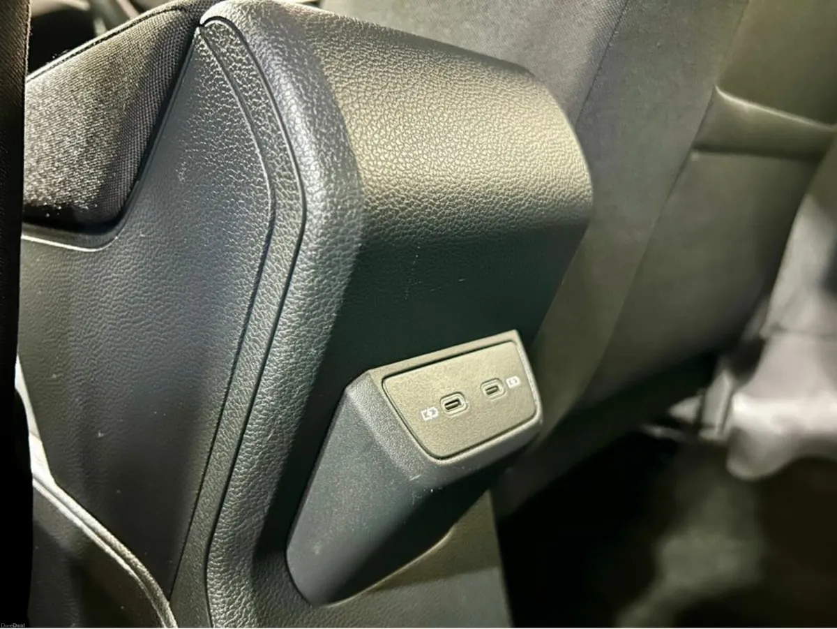 Volkswagen Polo LIFE 1.0 TSI 95BHP MANUAL 5SPEED 5 - Image 4