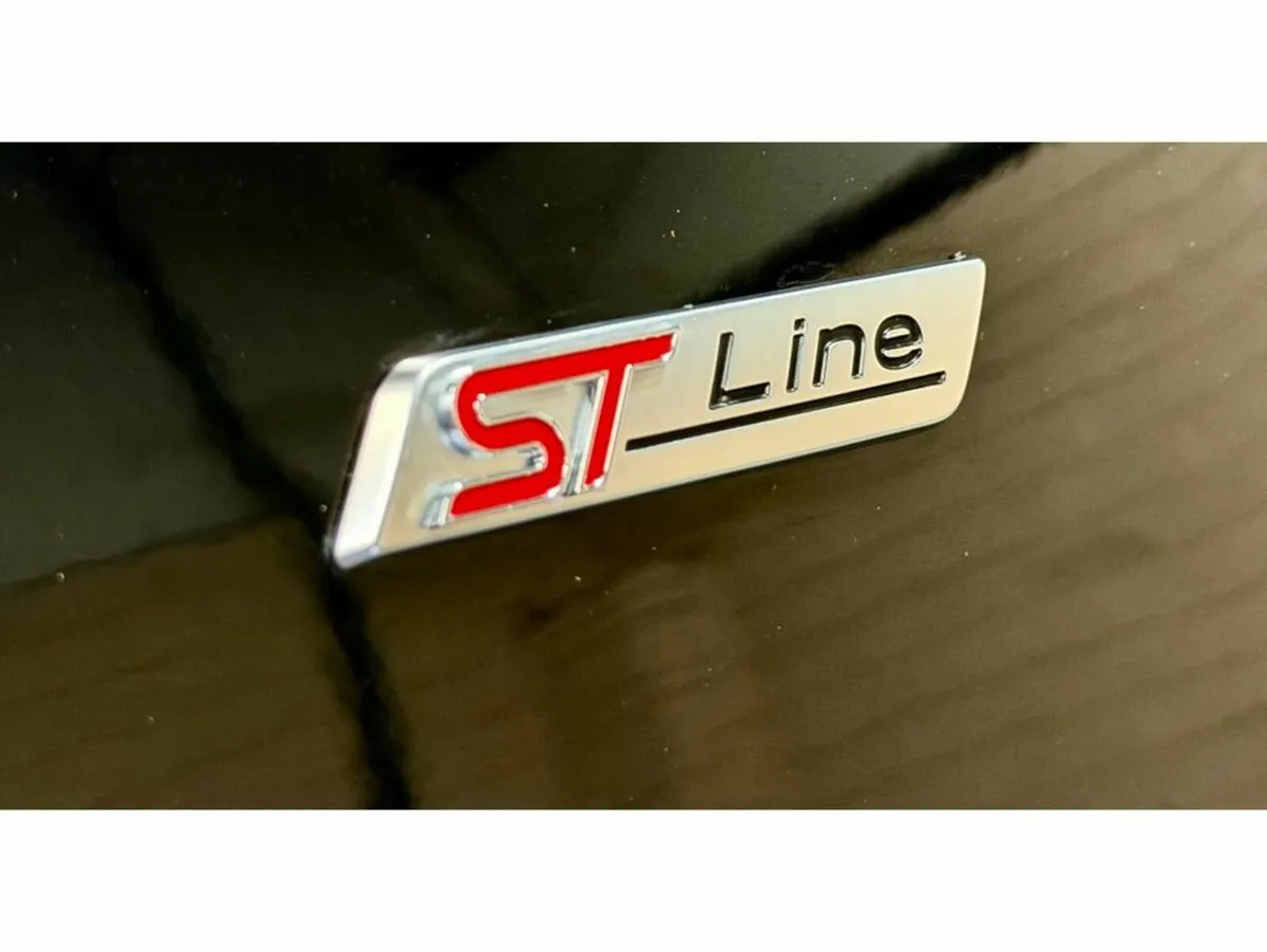 Ford Focus ST-LINE 5DR 1.0T 125 - Image 4