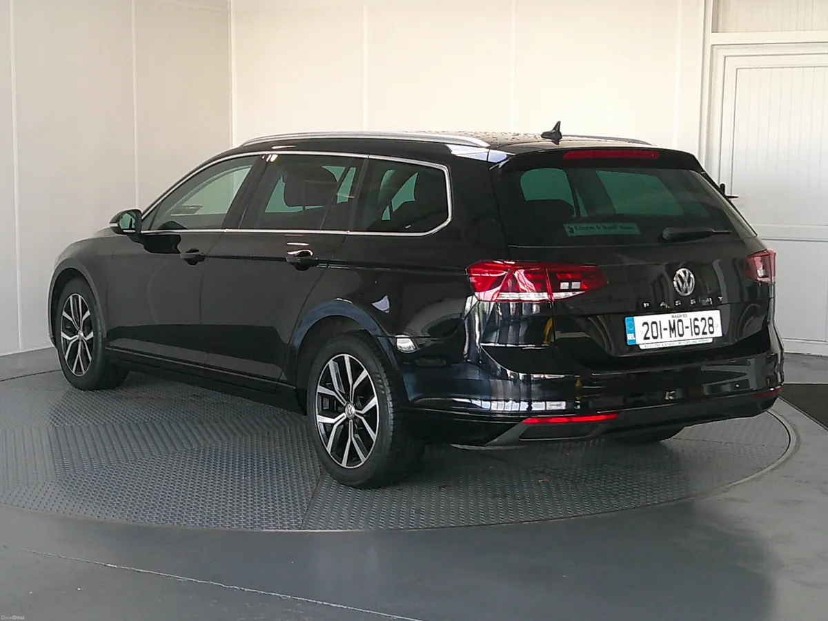 Volkswagen Passat 2020 - Image 5