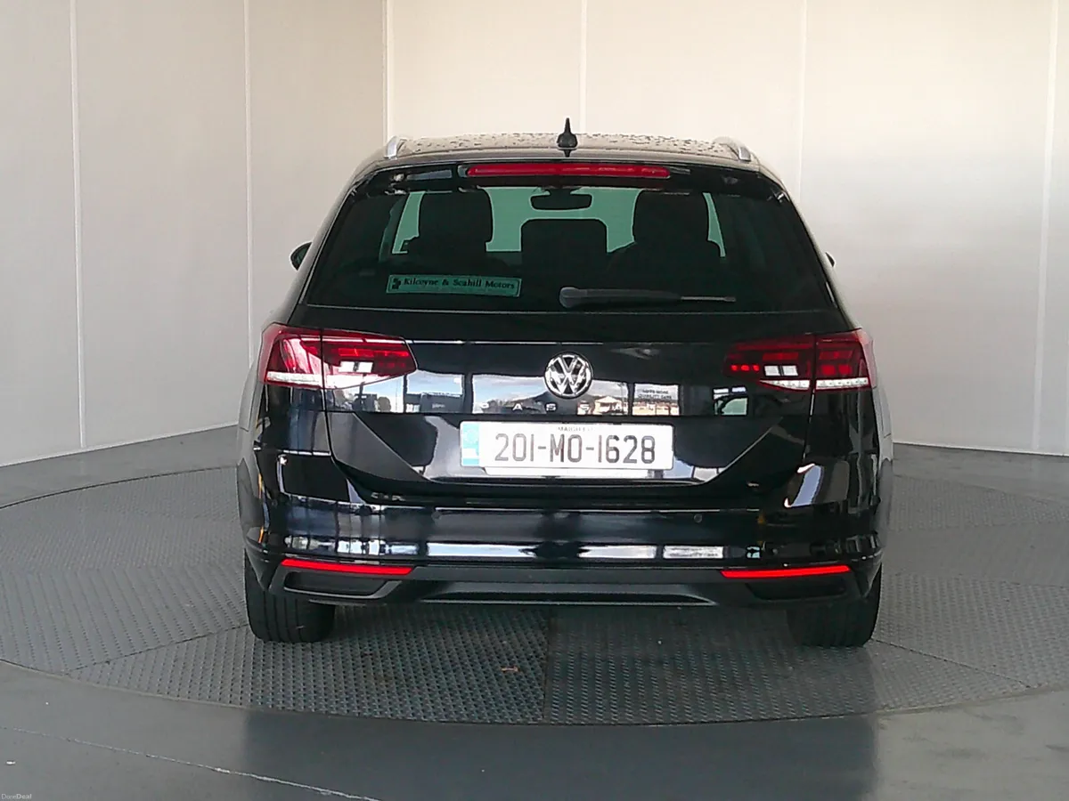 Volkswagen Passat 2020 - Image 6