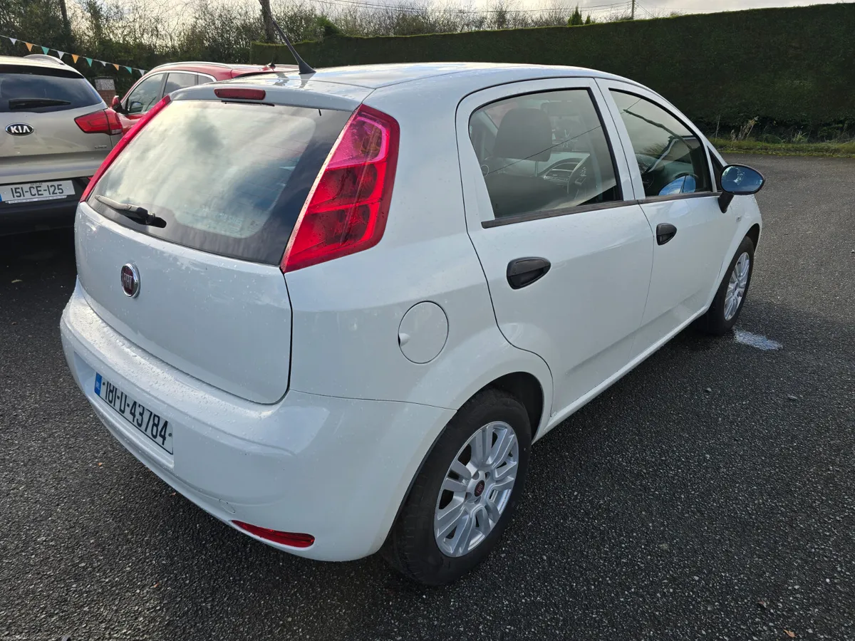 181 Fiat Punto 1.2 S 5 Door White - Image 4