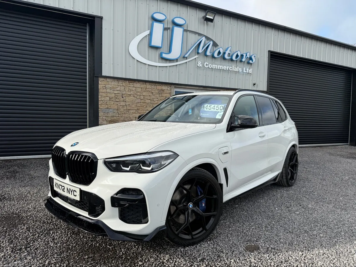 22 BMW X5 3.0 xDRIVE 45E M-SPORT PETROL HYBRID - Image 3
