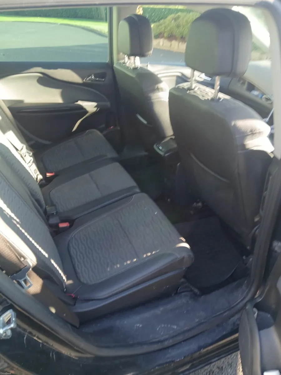Opel Zafira 2015 - Image 2