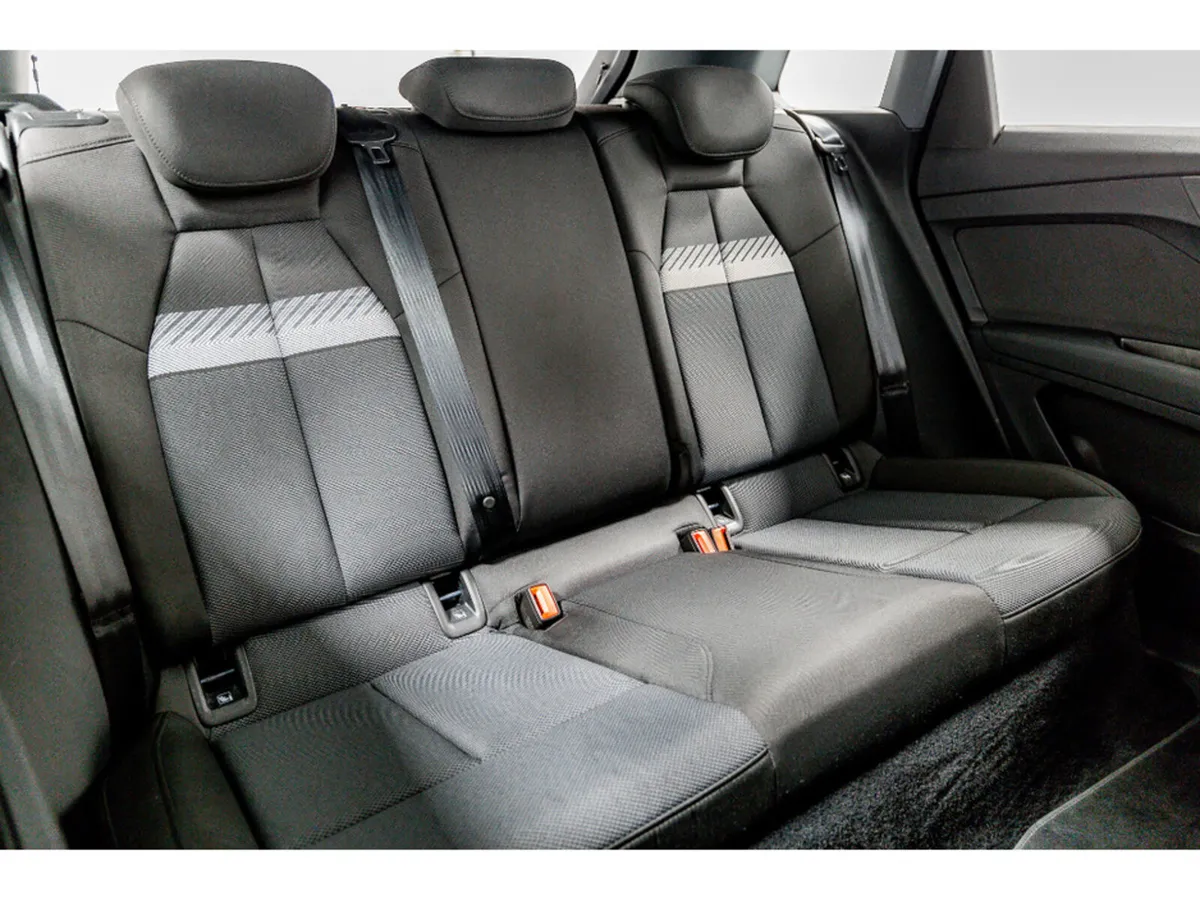 Audi Q4 e-tron 35 e-tron Sport Auto 170HP - Image 4