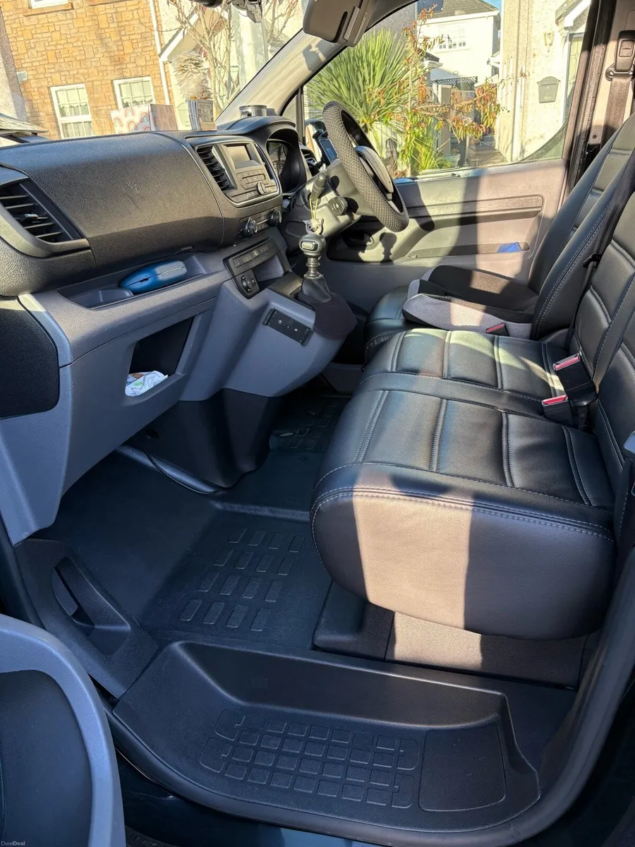 A 9 seater LWB mini bus - Image 3