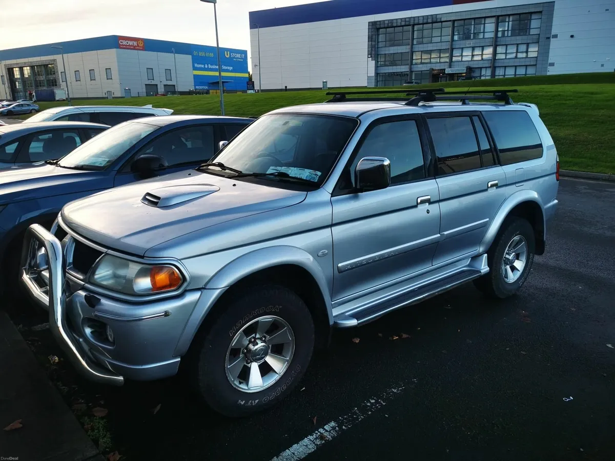 06D Mitsubishi Pajero Sport 2.5DGLS - Image 3