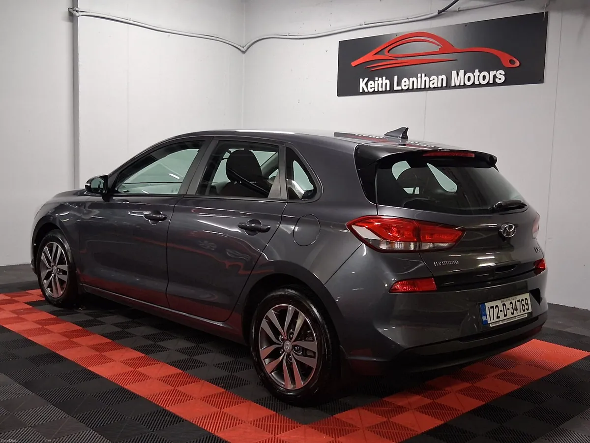 2017 Hyundai i30 **FINANCE AVAILABLE** - Image 4