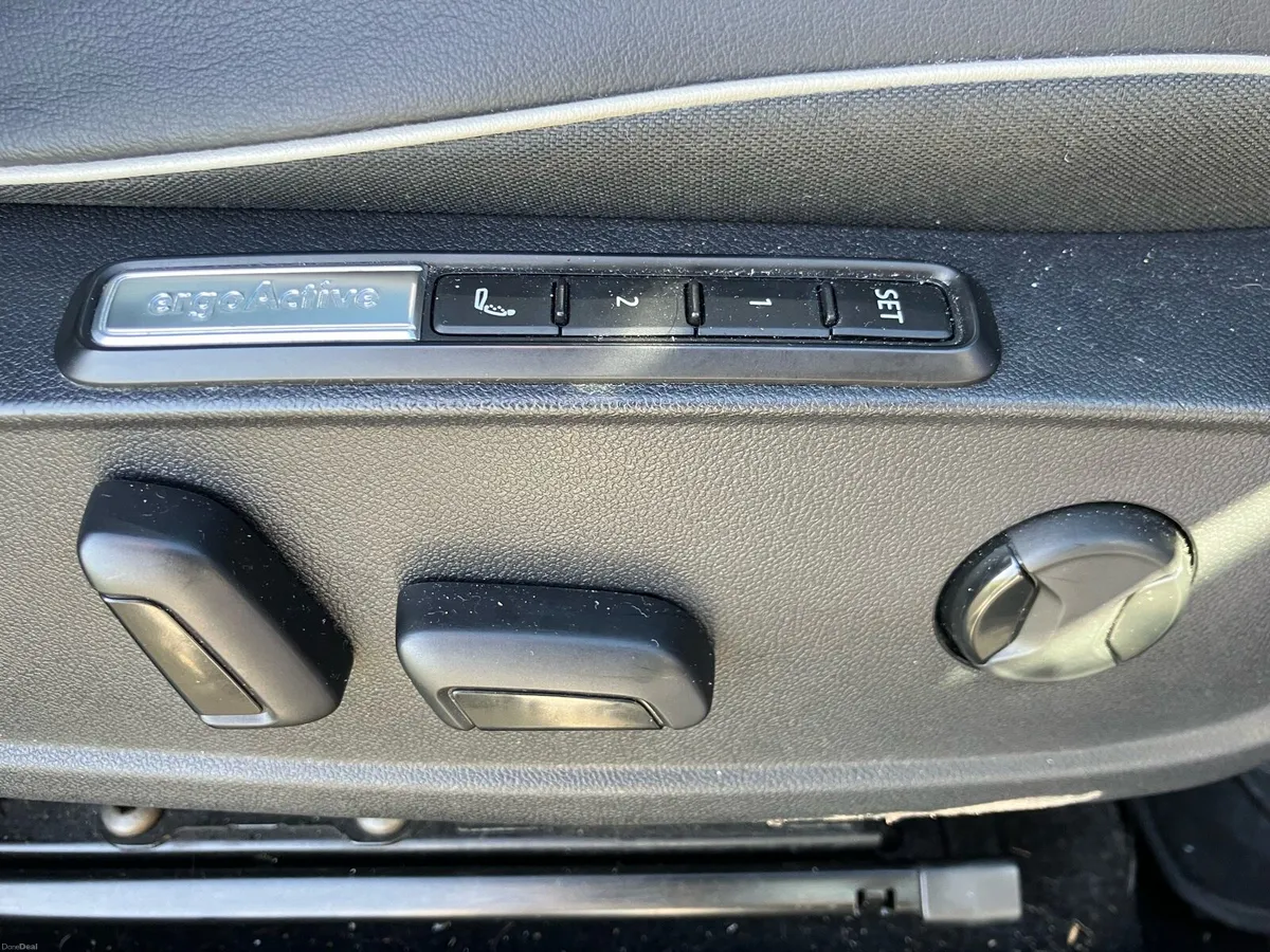 Volkswagen ID4 Pro MAX 204BHP, 82KWh Long-Range - Image 5
