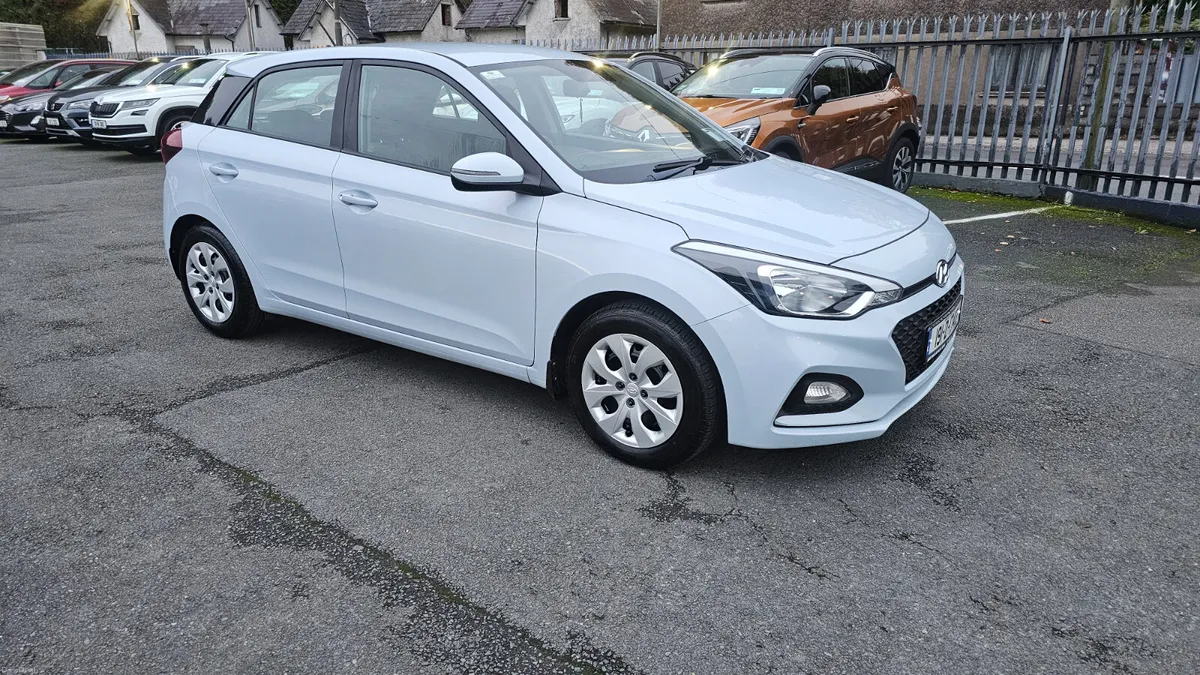 Hyundai i20 2019 1.2 PETROL - Image 2