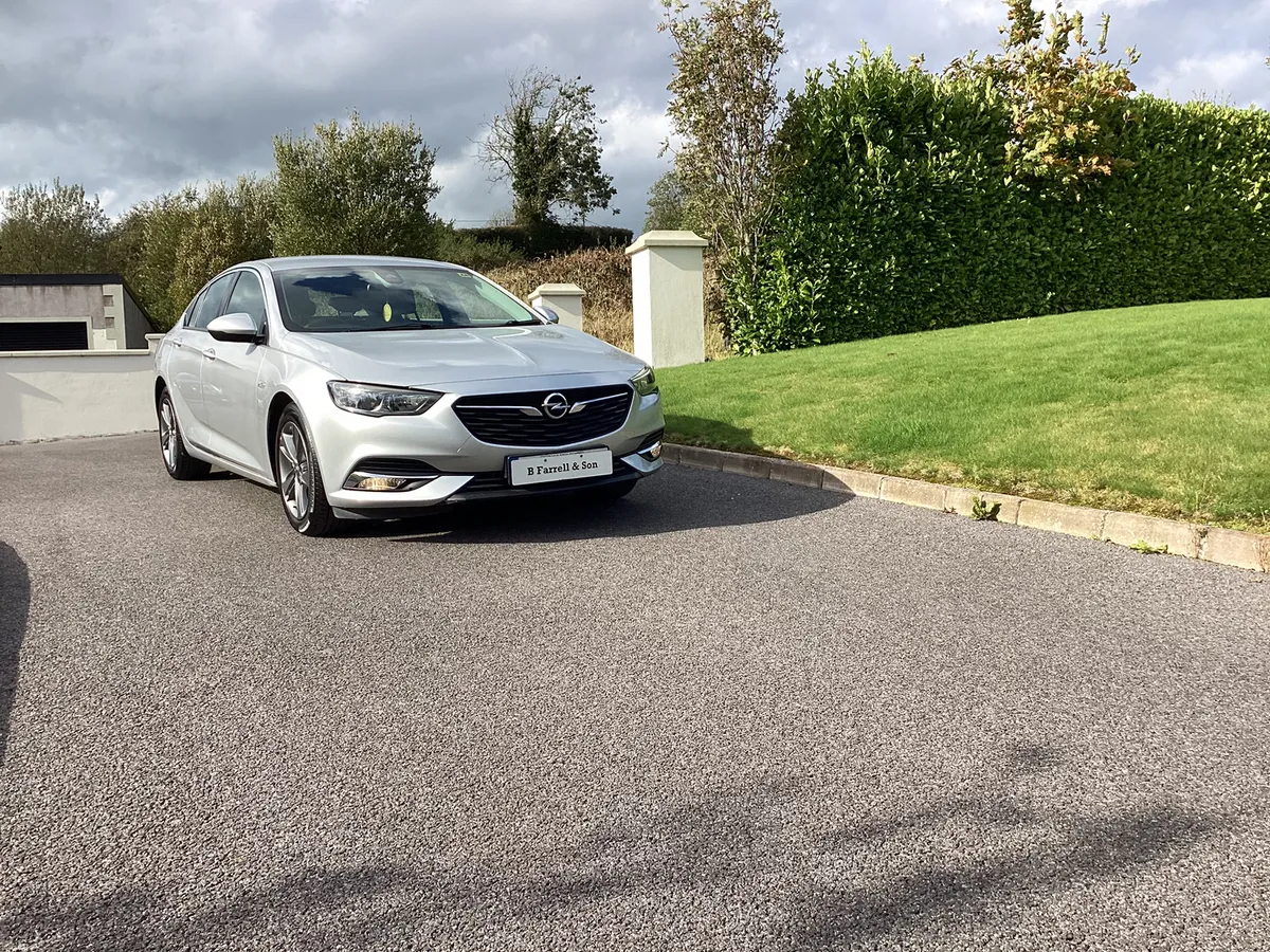 2021 Opel Insignia - Image 1