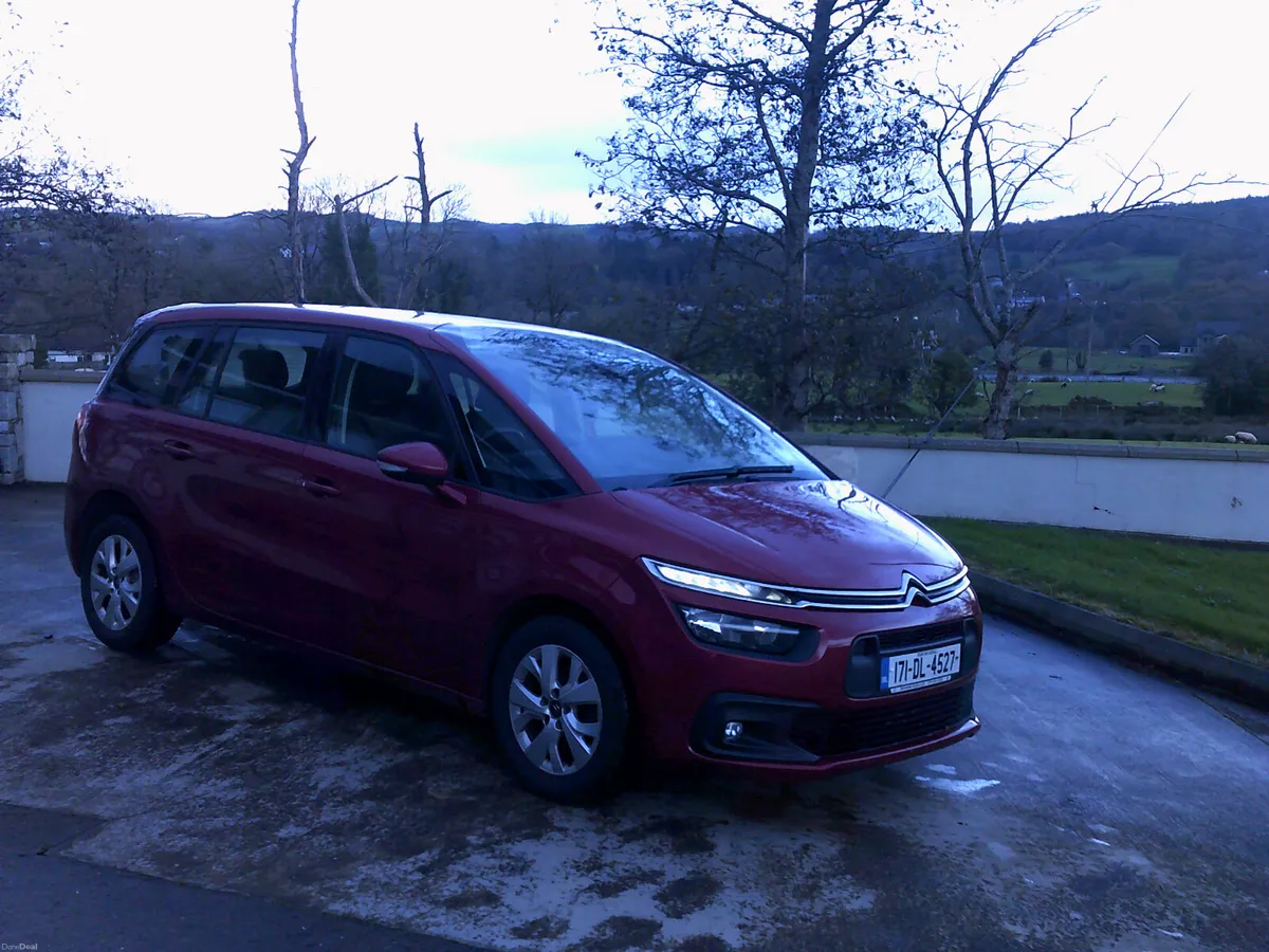 Citroen C4 2017---7 SEATER - Image 1