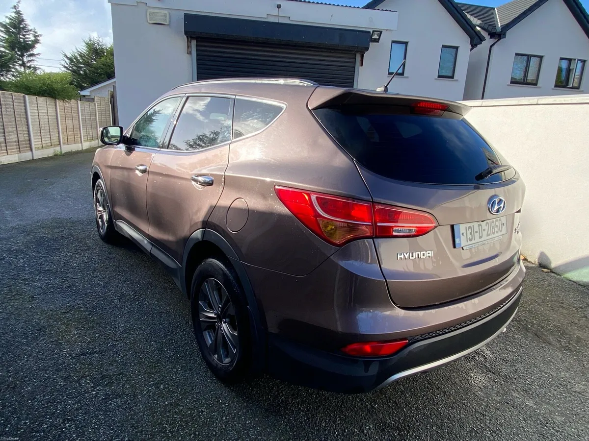 Hyundai Santa FE 4WD Executive 7 seater - Image 4