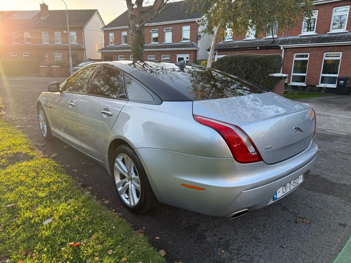 JAGUAR XJ 3.0 RWD LIMOUSINE 280BHP LOADS OF SPEC - Image 3