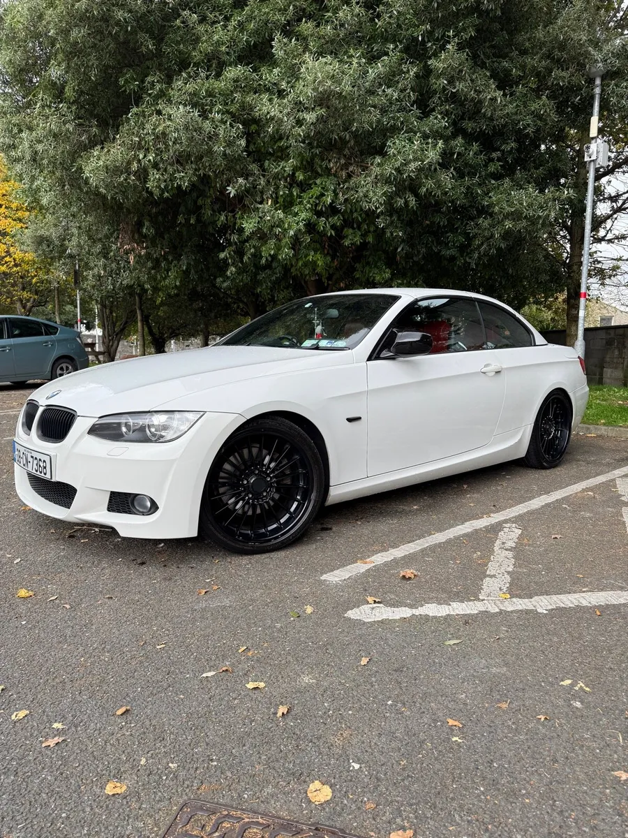 Bmw e93 330i - Image 1