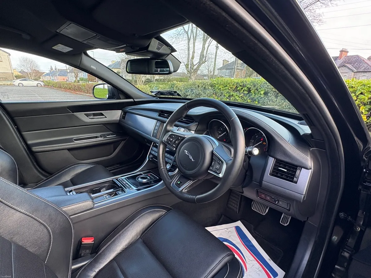 Jaguar XF 2018 - Image 4