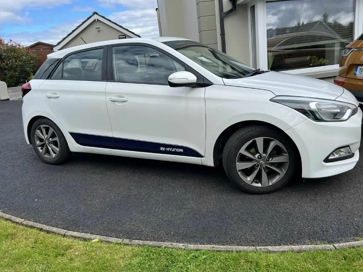 Hyundai i20 2015 - Image 2