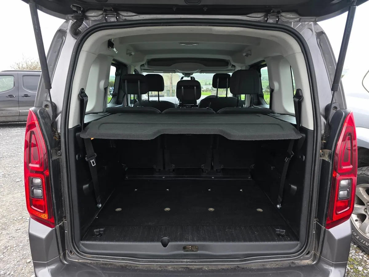 Vauxhall Combo 2019 7 SEATER - Image 3