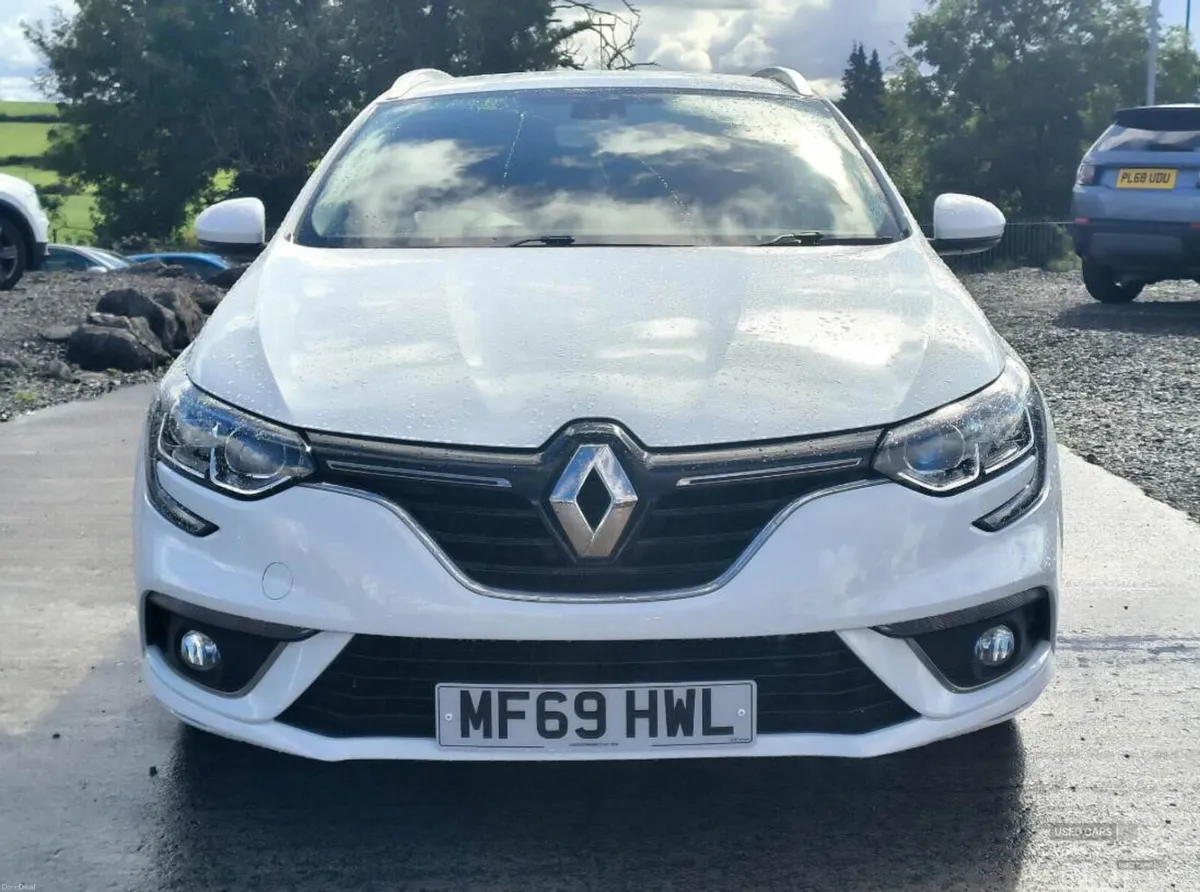 2019 Renault Megane 1.5Blue dci Play Estate - Image 2