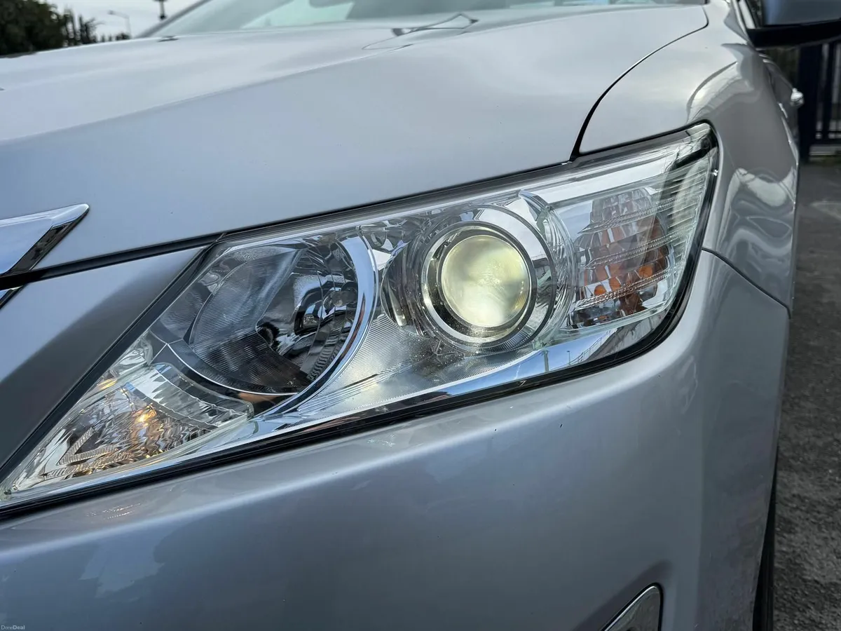 Toyota Camry Hybrid 2014 - Image 4